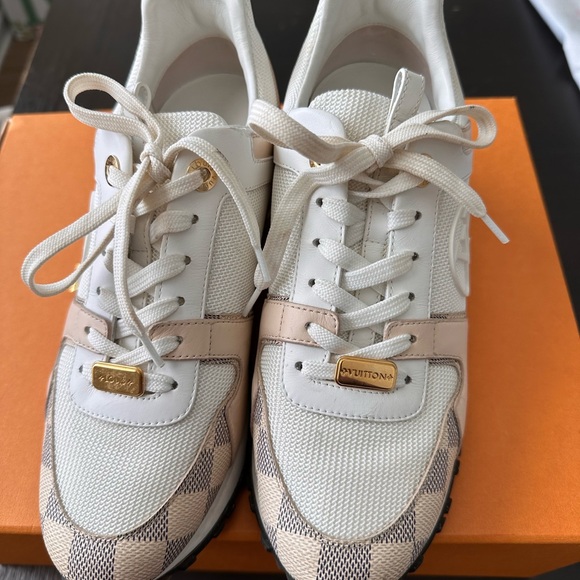 LOUIS VUITTON WOMENS RUN AWAY SNEAKER-SIZE 38 - Picture 3 of 7
